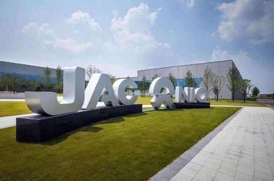 新舊勢力聯手，新造車勢力抱團傳統車企大腿管用嗎？